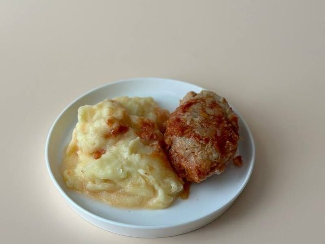 Голубцы ленивые с картофельным пюре - Хлебница