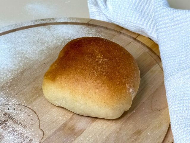 Пирожок с зеленым луком и яйцом - Хлебница