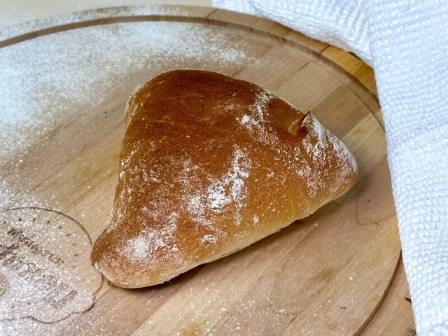 Пирожок с капустой - Хлебница